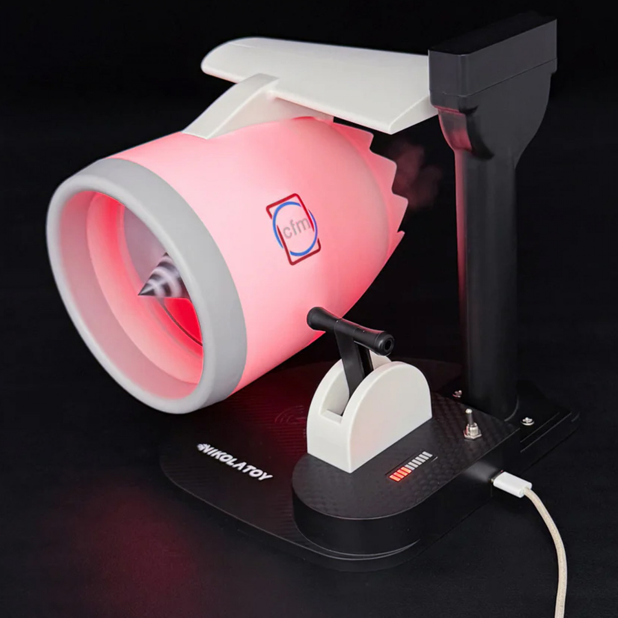 Desktop JetFan — настільний аксесуар 3-в-1 (вентилятор, бездротова зарядка та зволожувач)